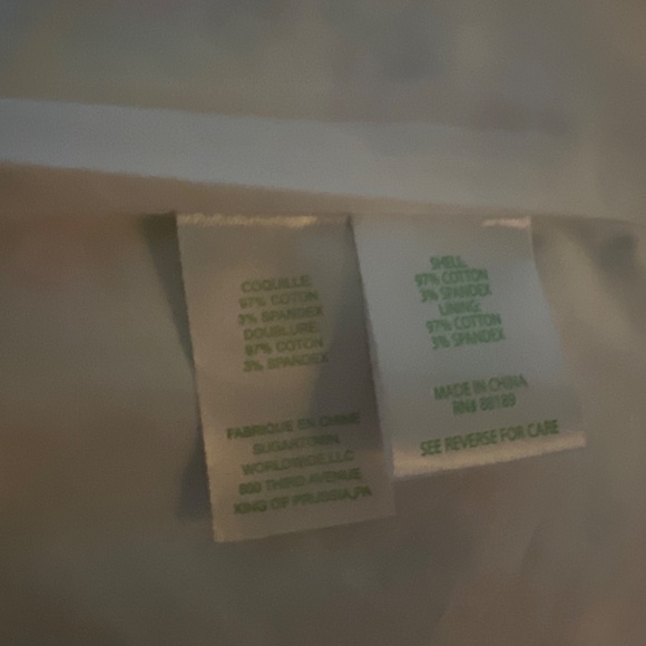 The image shows a Lilly Pulitzer Shelli Stretch Dress in a colorful, abstract pr - Picture 7 of 7